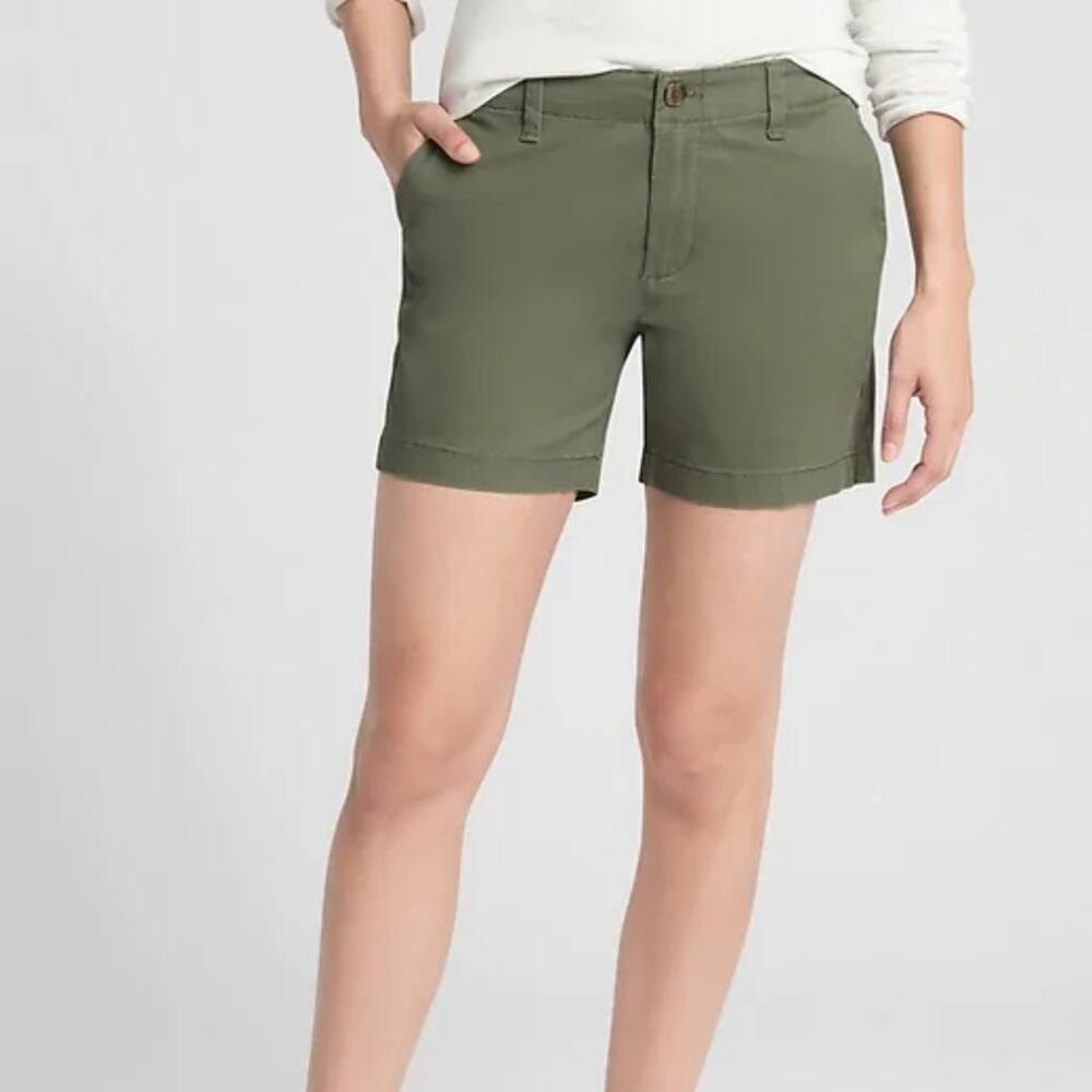 GAP Olive Green 5" City Shorts in Twill - Picture 2 of 10